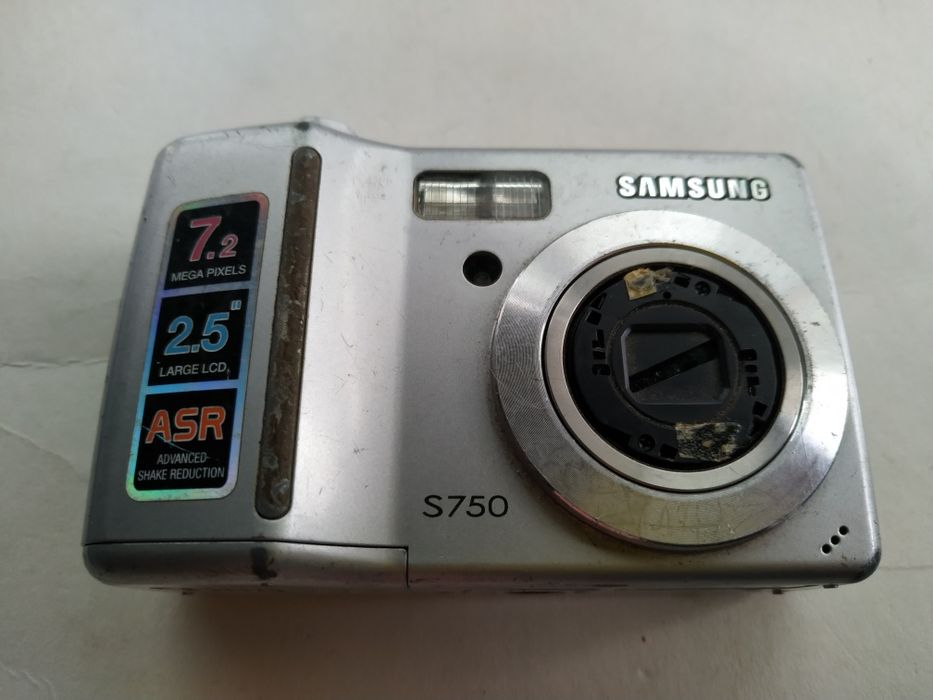 Фотоаппарат Samsung S750 (NIKON)