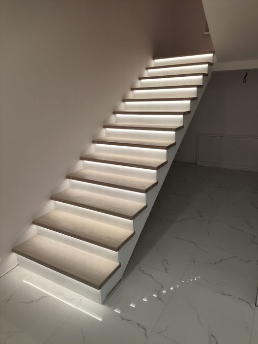 Оздоблення, сходи,сходинки поручні ступеньки накладки