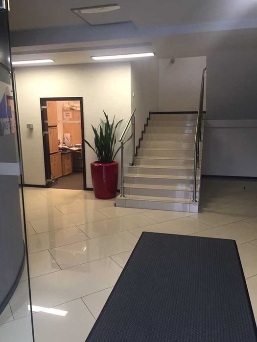 Malowanie klatek schodowych, korytarzy, biur, hal, domów