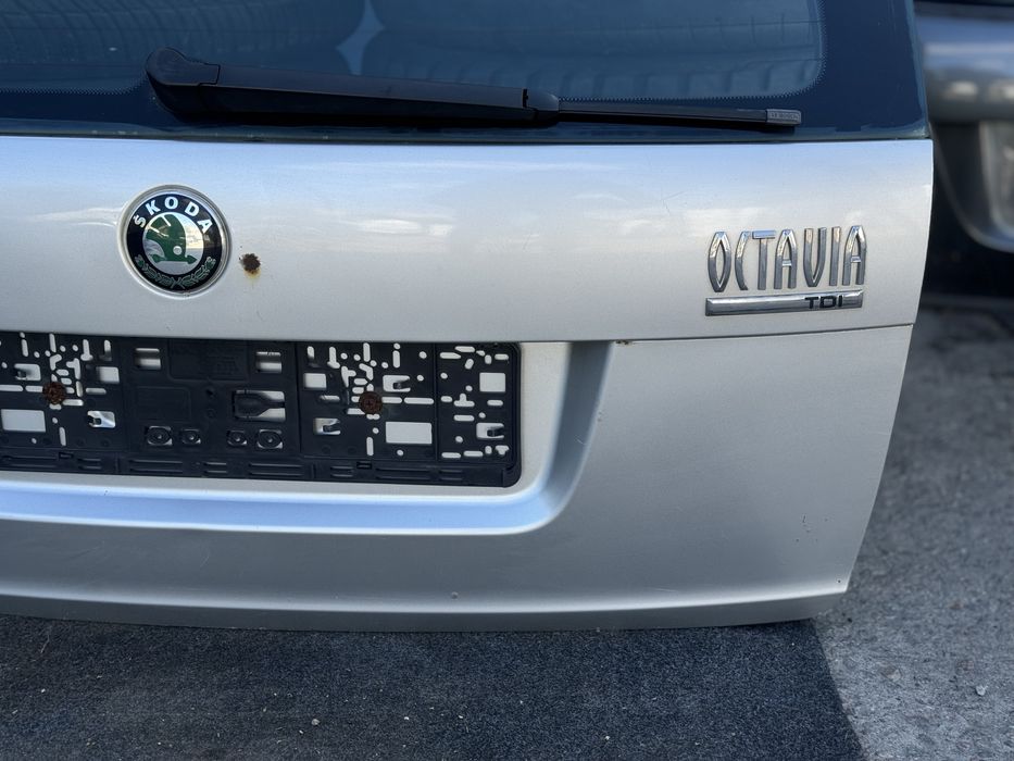 Ляда Skoda Octavia A5 кришка багажника універсал шкода октавія а5 срібна