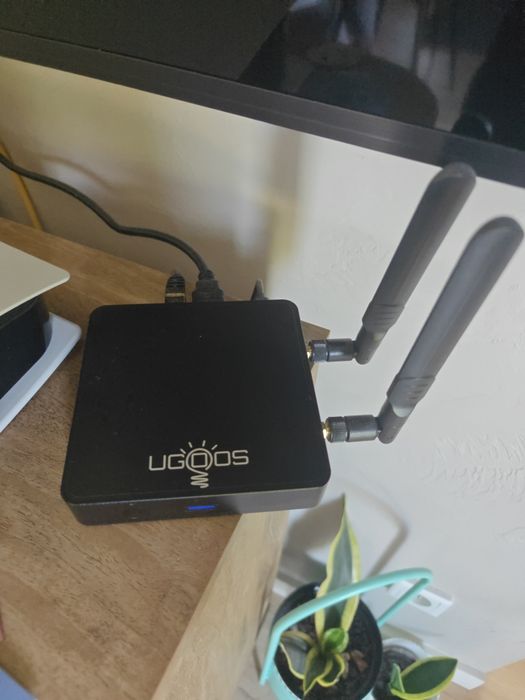 Sprzedam Ugoos AM9 Pro Android Box