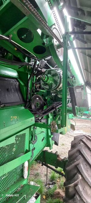 Комбайн John Deere 9560I STS