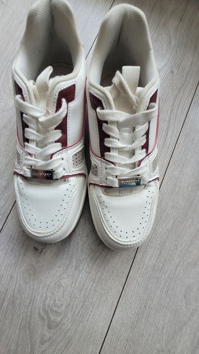Buty sportowe damskie