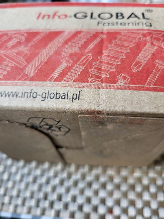 Info-Global Fastening wkręty.