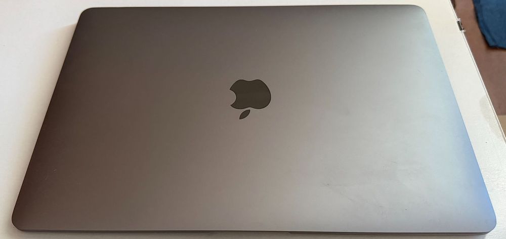 MacBook Air M1, 16 GB RAM, 256 GB SSD