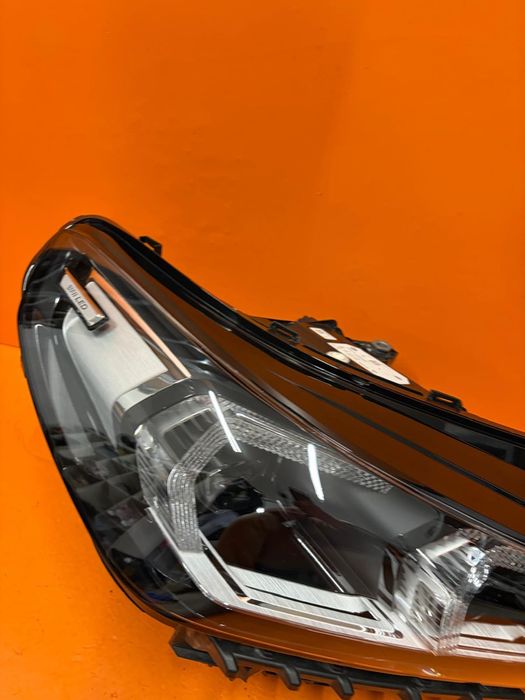 Lampa Prawa Reflektor Prawy BMW X1 Full Led U11 Oryginał Nieklejona Europa !