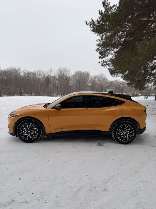 2022Ford Mustang Mach-E Premium