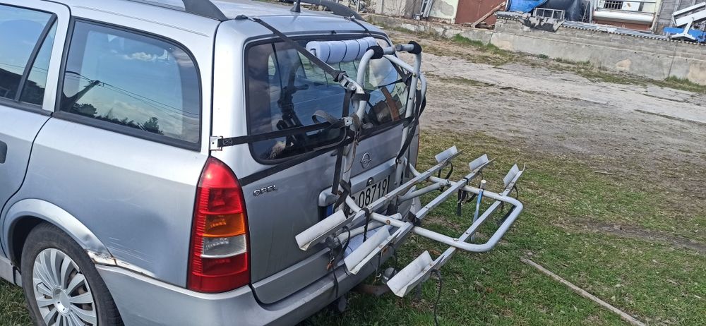 Bagaznik na trzy rowery na  tylnią klapę