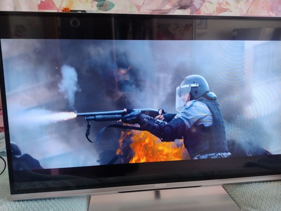 Телевізор Philips 42 3d з динамічною підсвіткою та Т2