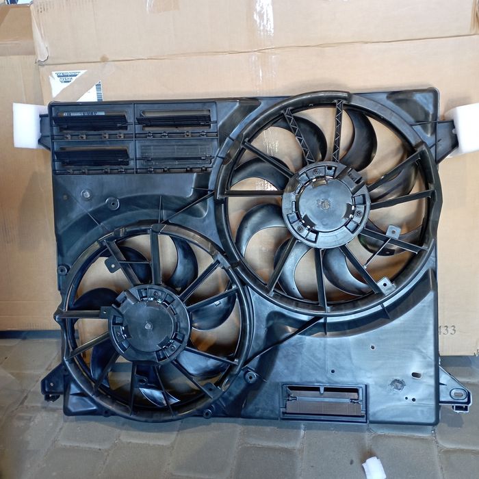 Диффузор з вентиляторами Ford Edge 15-23