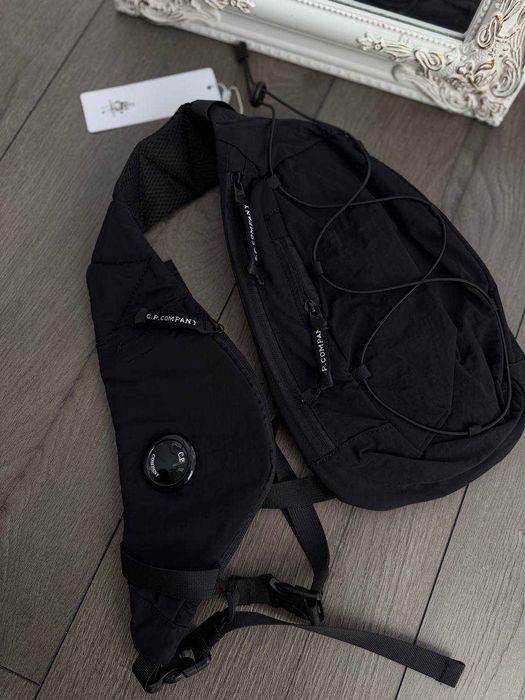 C.P. COMPANY ナイロン スリングバッグ ☆関税込☆CP COMPANY☆ナイロン スリングバッグ クロスバッグ☆ (C.P.