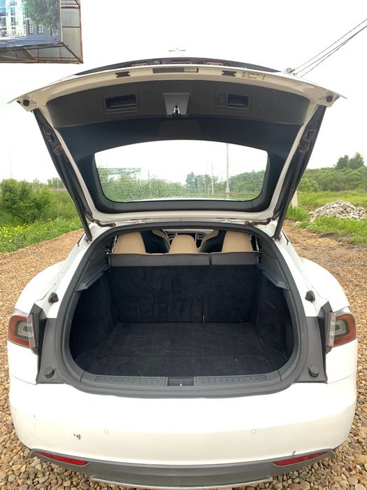 Продам Tesla model S