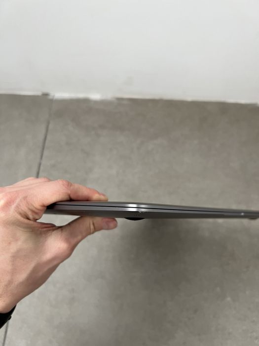 490$ MacBook Air 13" 2020 MGN63 M1 / 8 GB / 256gb SSD