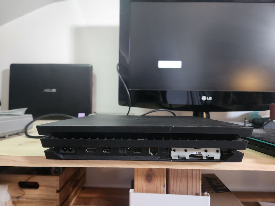 PlayStation 4 pro 1TB