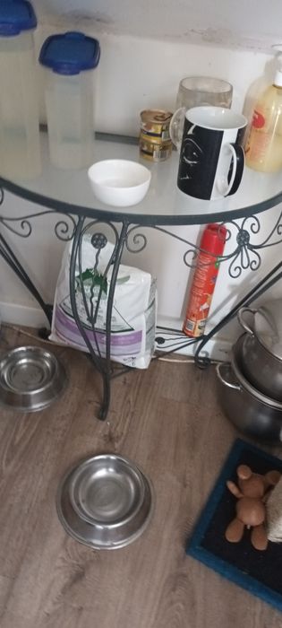 Mesinha de entrada com tampo mármore