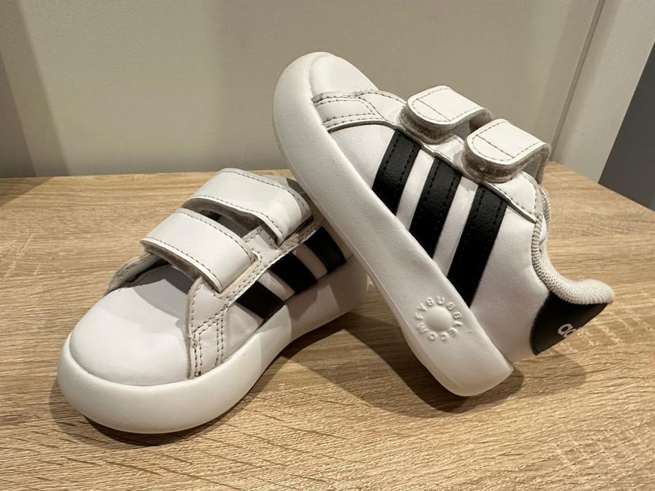 Buty dziecięce adidas oryginalne