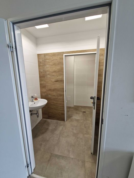 Na wynajem obiekt biurowo-handlowo-usługowo-produkcyjny