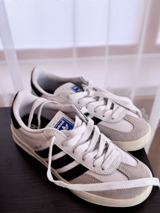 Кросівки Adidas 37 розміру