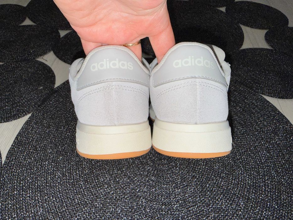Замшеві кросівки Adidas, оригінал, р-р 37, уст 24 см