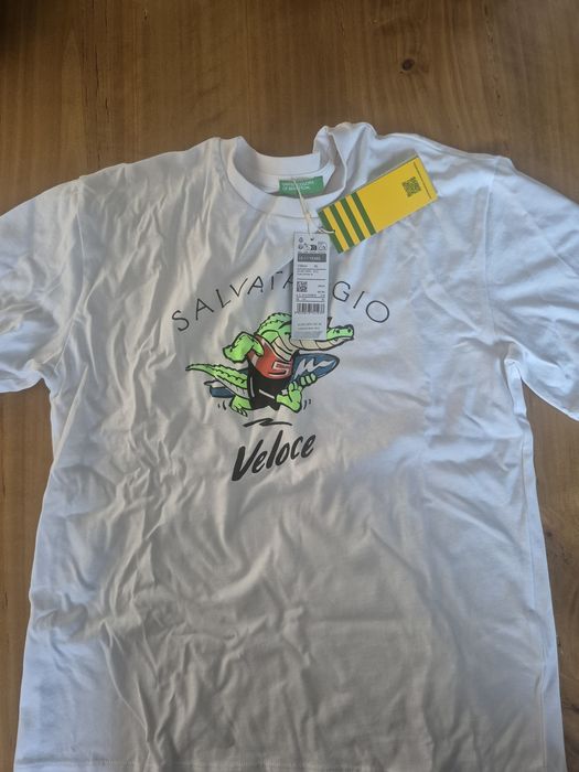 t-shirt branca de manga curta da United Colors of Benetton