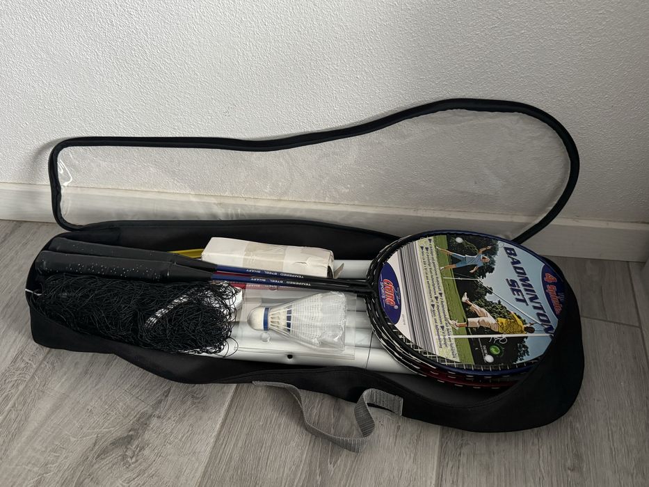 Набір для бадмінтону сітка , 4 ракетки , воланчики