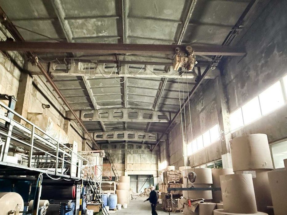 Продам виробничо-складське приміщення в м.Калуш з укриттям 983м2