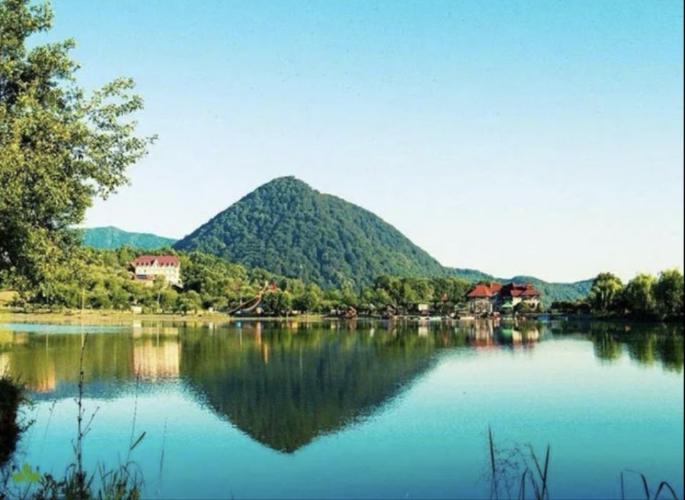 Ділянка 0.58га Курорт Шаяни біля озера Під маеток або бізнес стратегію