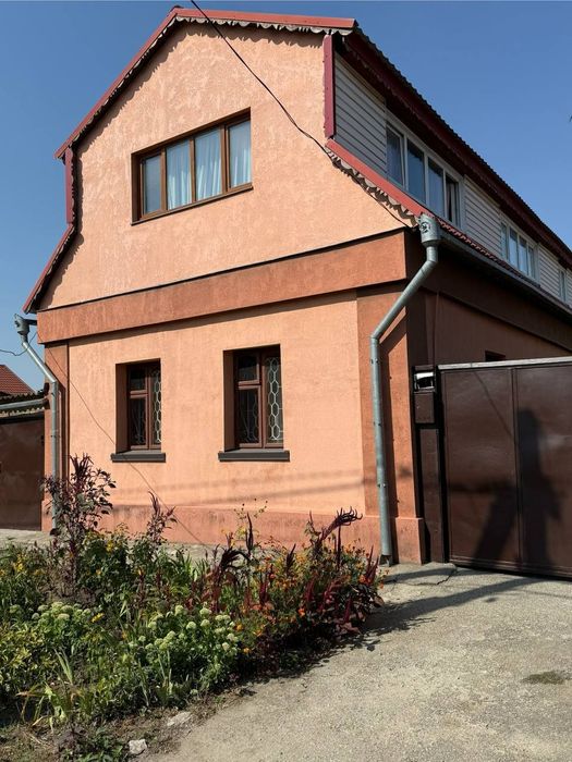 Будинок по вул.Ярославській. Є держ.Акт на земельну ділянку!