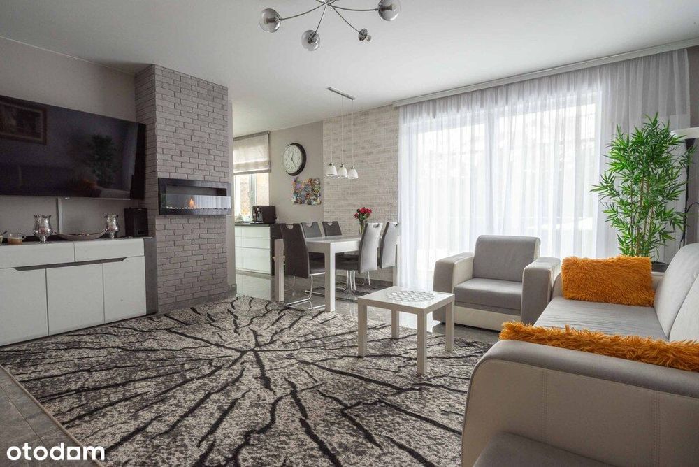 Segment 6 pokoi, 3 poziomy, garaż w bryle.