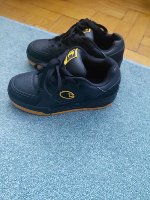Buty sportowe 36