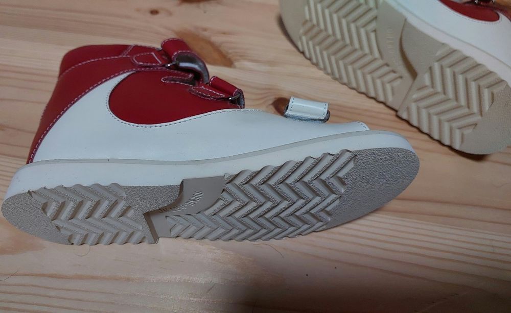 Нові ортопедичні босоніжки розмір 35 устілка ВП-2