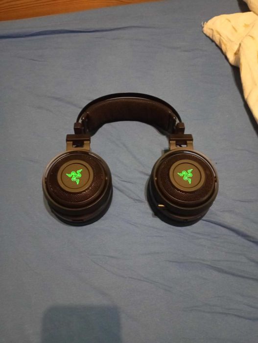 słuchawki bezprzewodowe nauszne Razer Nari