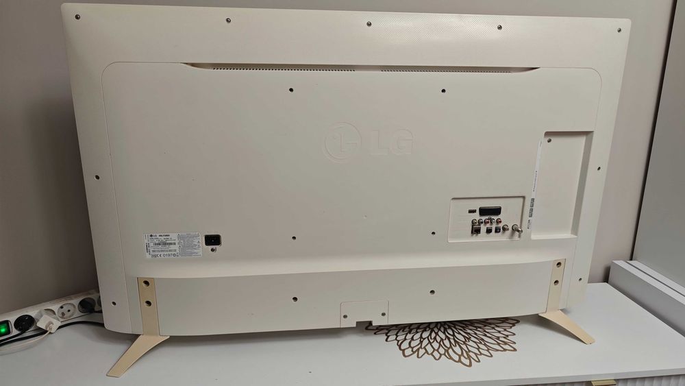 Telewizor LG 49LF590V