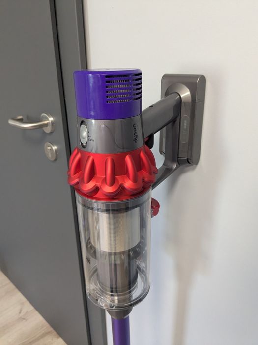 Dyson V10 Fluffy laser