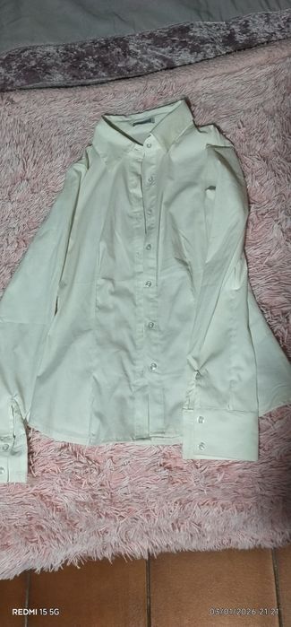 Camisa branca de mulher