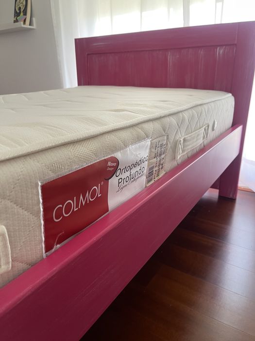 Cama solteiro em madeira maciça (com estrado 190 cm x 90 cm)