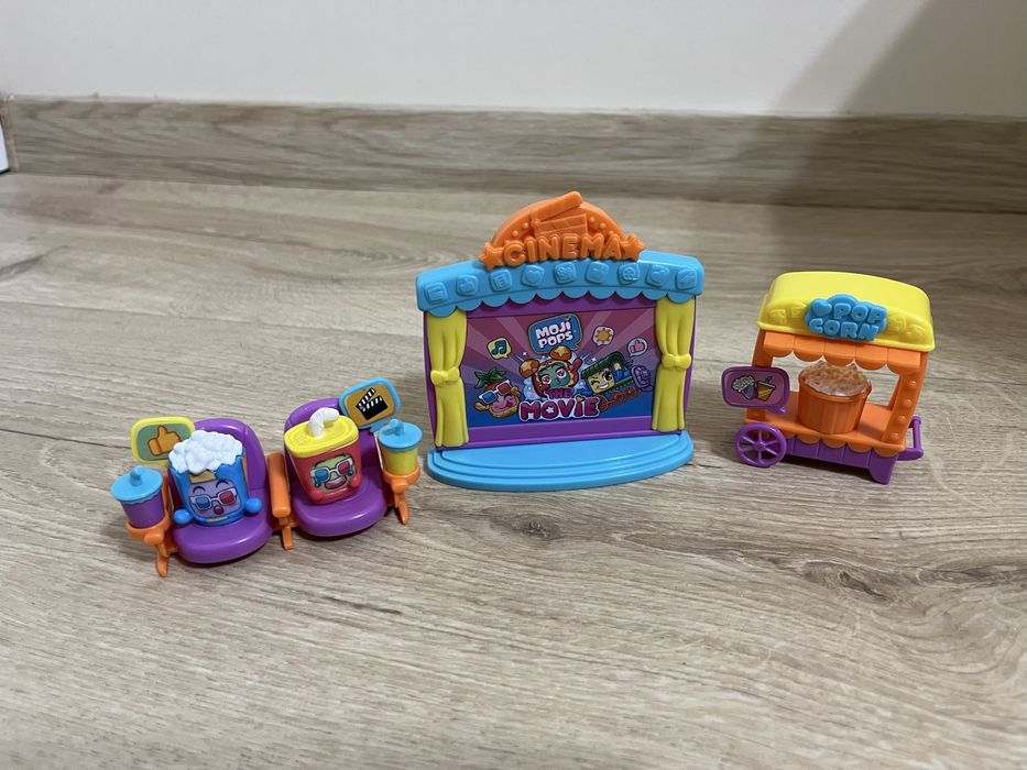 Moji pops cinema