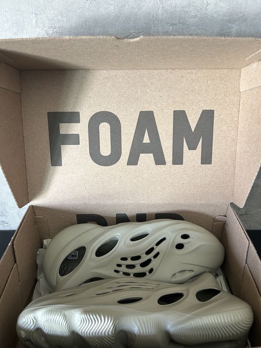 Yeezy Foam RNR “Stone Salt”