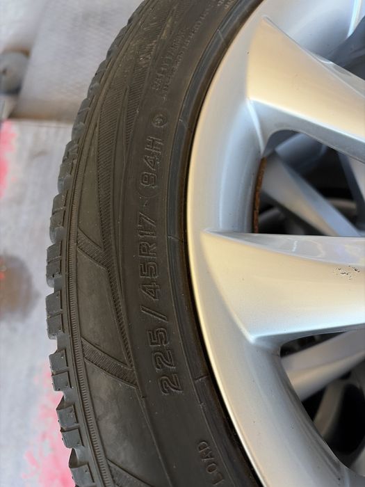 Opony zimowe 22545R17 Falken 225/45R17