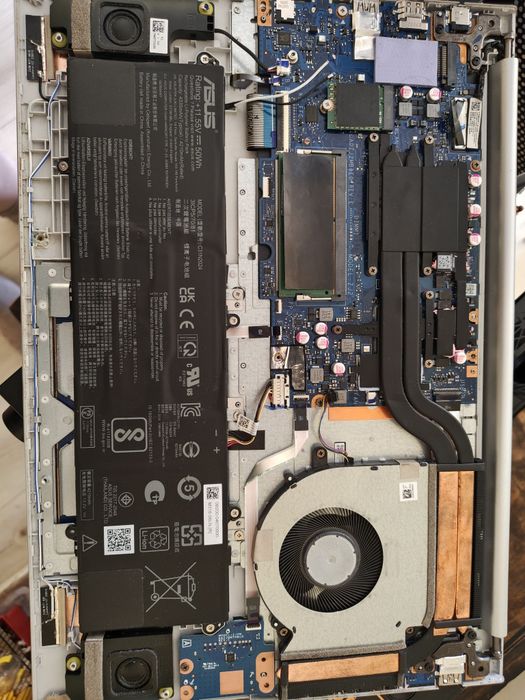 Asus vivo на запчастини  i5- 12400H