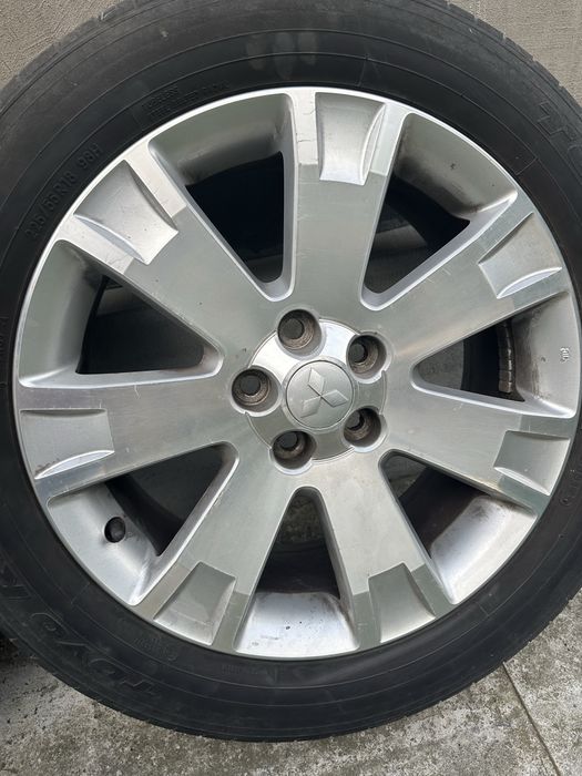 Диски з шинами R18 Mitsubishi Outlender