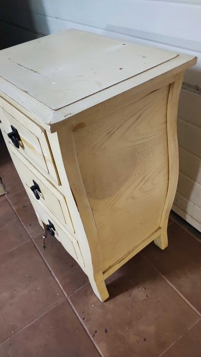 Pequeno móvel de qualidade - Mesa Cabeceira 46x34x68