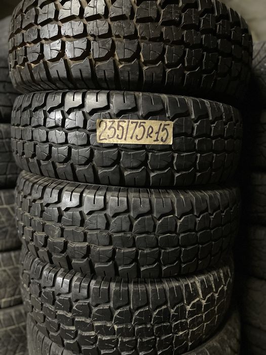 Шини Р 15 235/75,  болото,М/Т ,комплекти,пари.