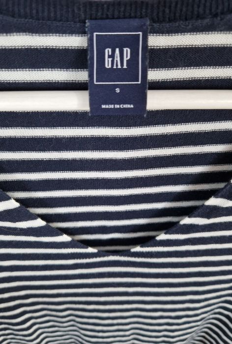 Granatowy miękki sweter w białe paski w stylu marynarskim GAP S M L