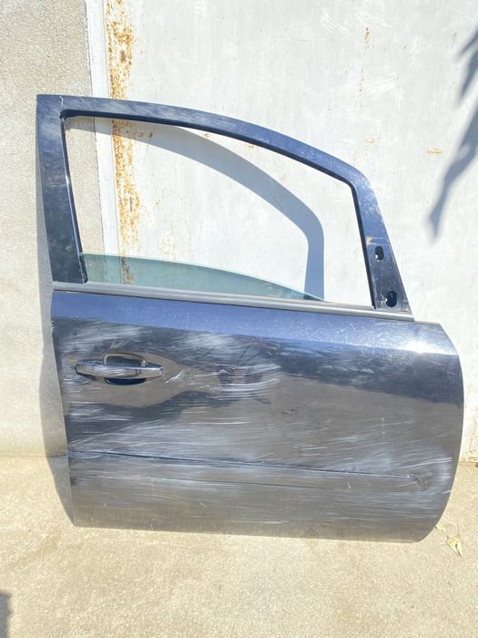 Двері та скло бокове Опель Зафіра Б чорні в зборі