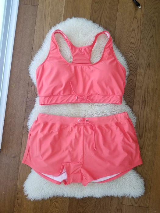Strój z szortami r.40