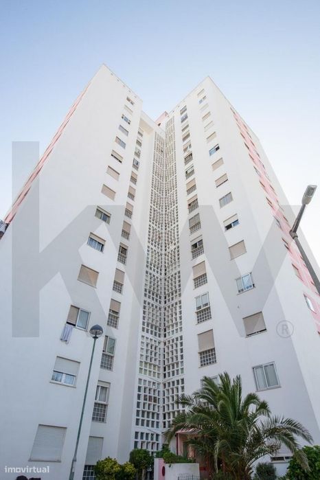 Apartamento T2 | Sto António dos Cavaleiros | Venda |