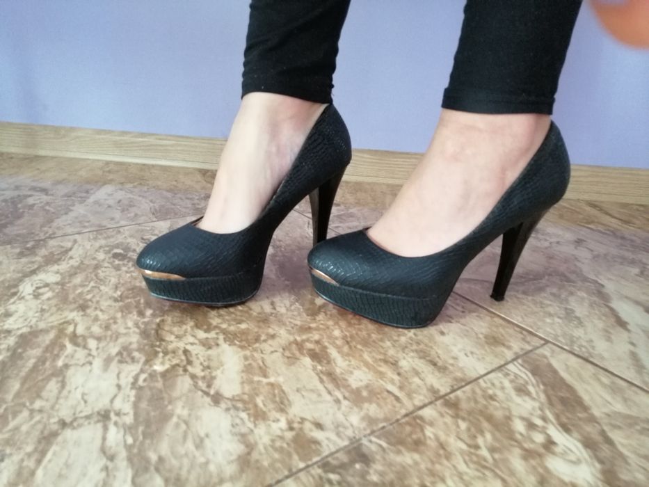 Sprzedam buty na platformie