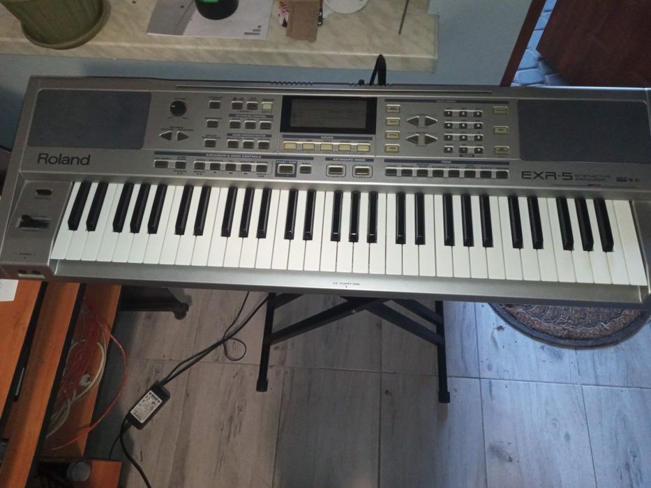 Organy Roland exr5