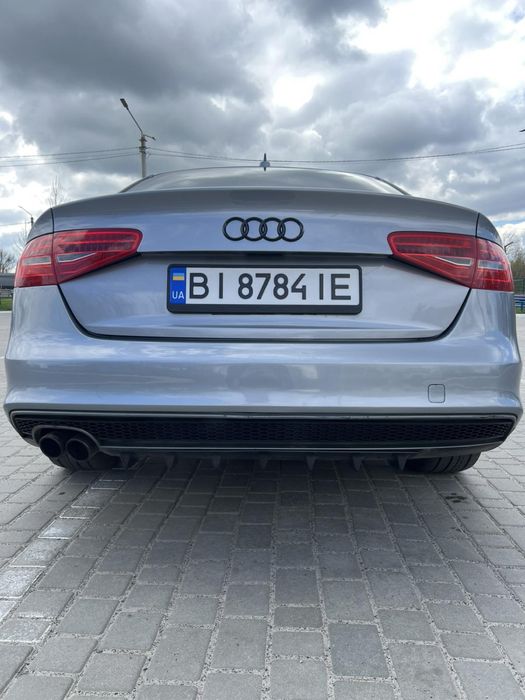 Продам Audi A4 b8 2015